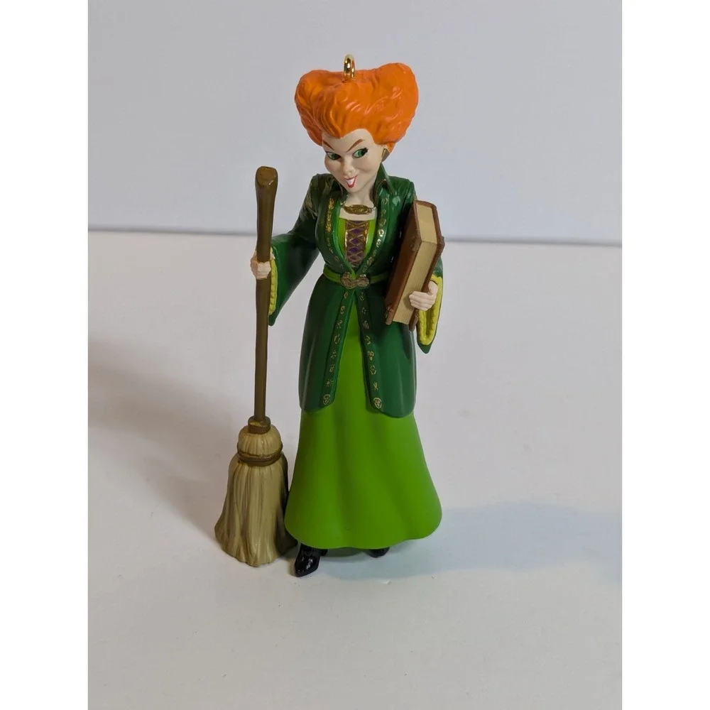 Hallmark 2021 Disney Hocus Pocus Winifred‎ Sanderson Ornament